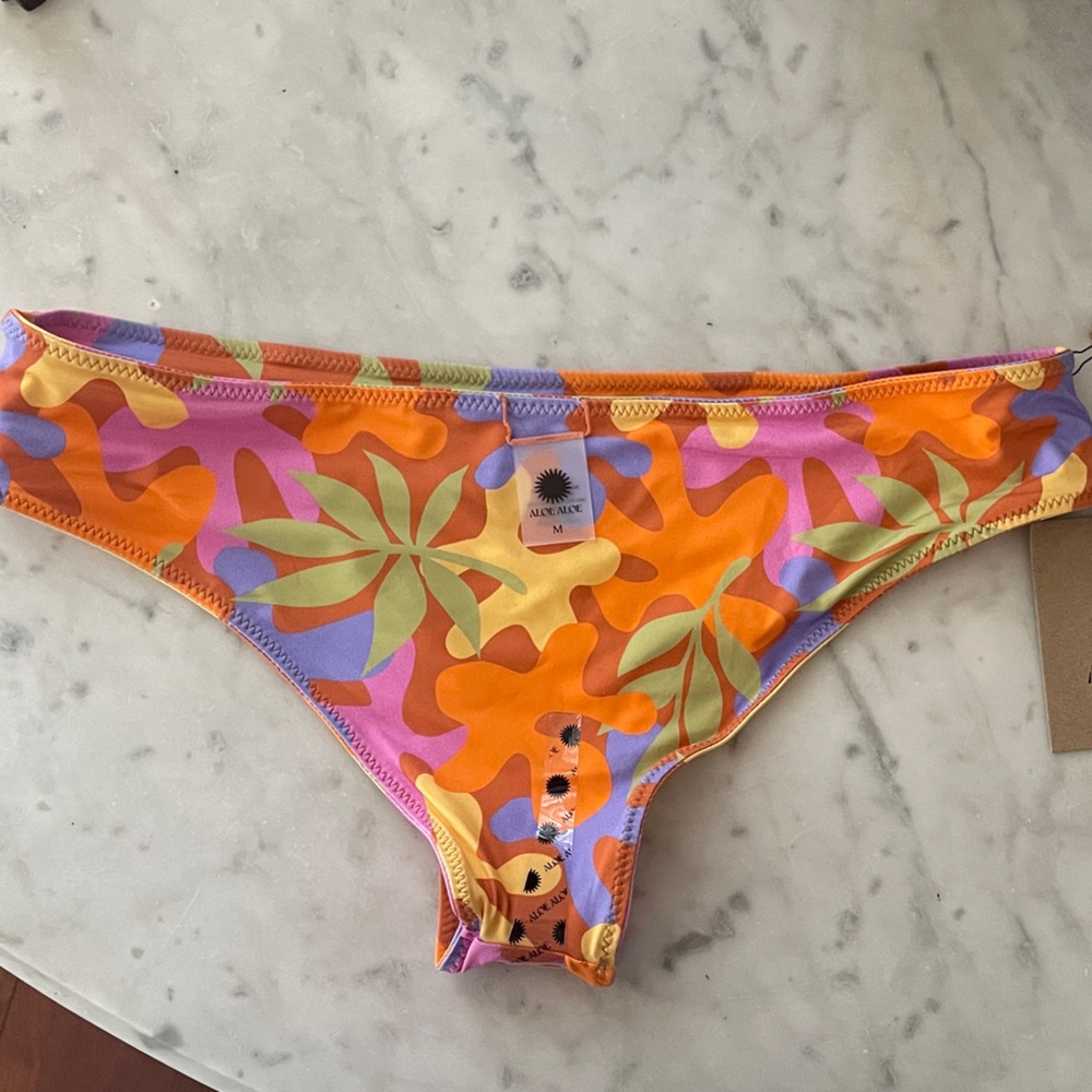 Aloe Aloe Hipster Bikini Bottom size Medium Shaved Ice Vibrant Reversible NWT - Picture 5 of 8